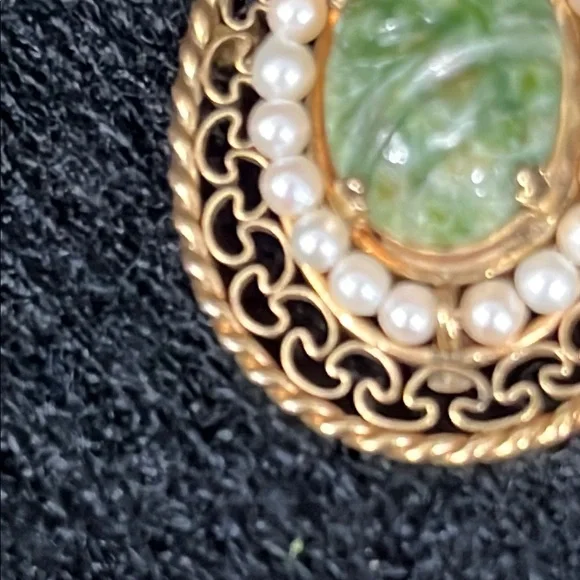 Rare WINARD Vintage Elegant Jade and Pearl Brooch/Pendant - Picture 3 of 9
